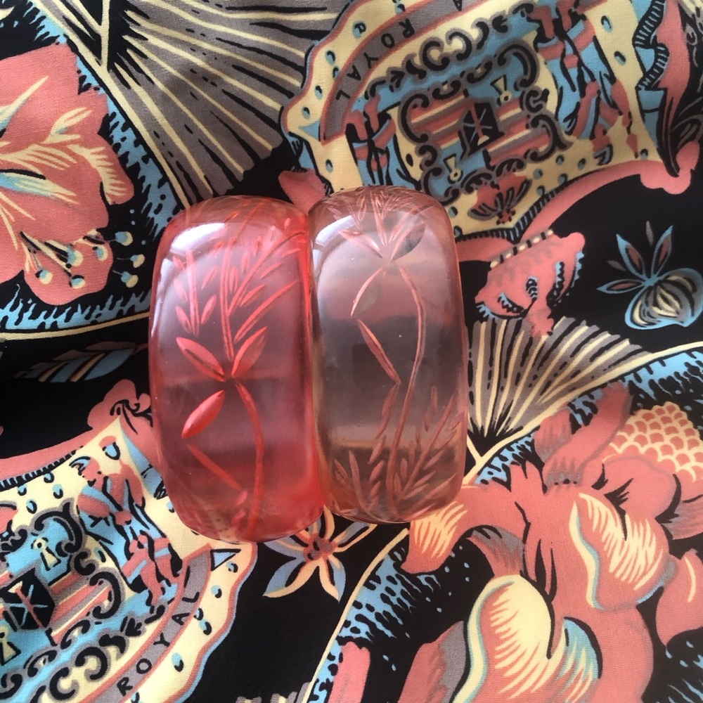 Lucky Lou Reverse Carve Floral Transparent Coral and Pink Standard Size Bangles
